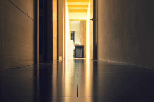Jak optycznie powiększyć przedpokój? 5 wskazówek, inspiracji